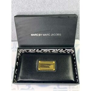Marc By Marc Jacobs Vertical Zippy Wallet Zip Around Black 8x4" Organizer Clutch